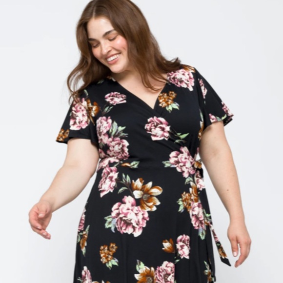 NWT woman's floral dress - 2x PERFECT for summer!!! - Picture 1 of 9